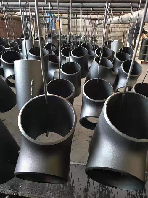 如何区分国标三通的材质型号与应用标准